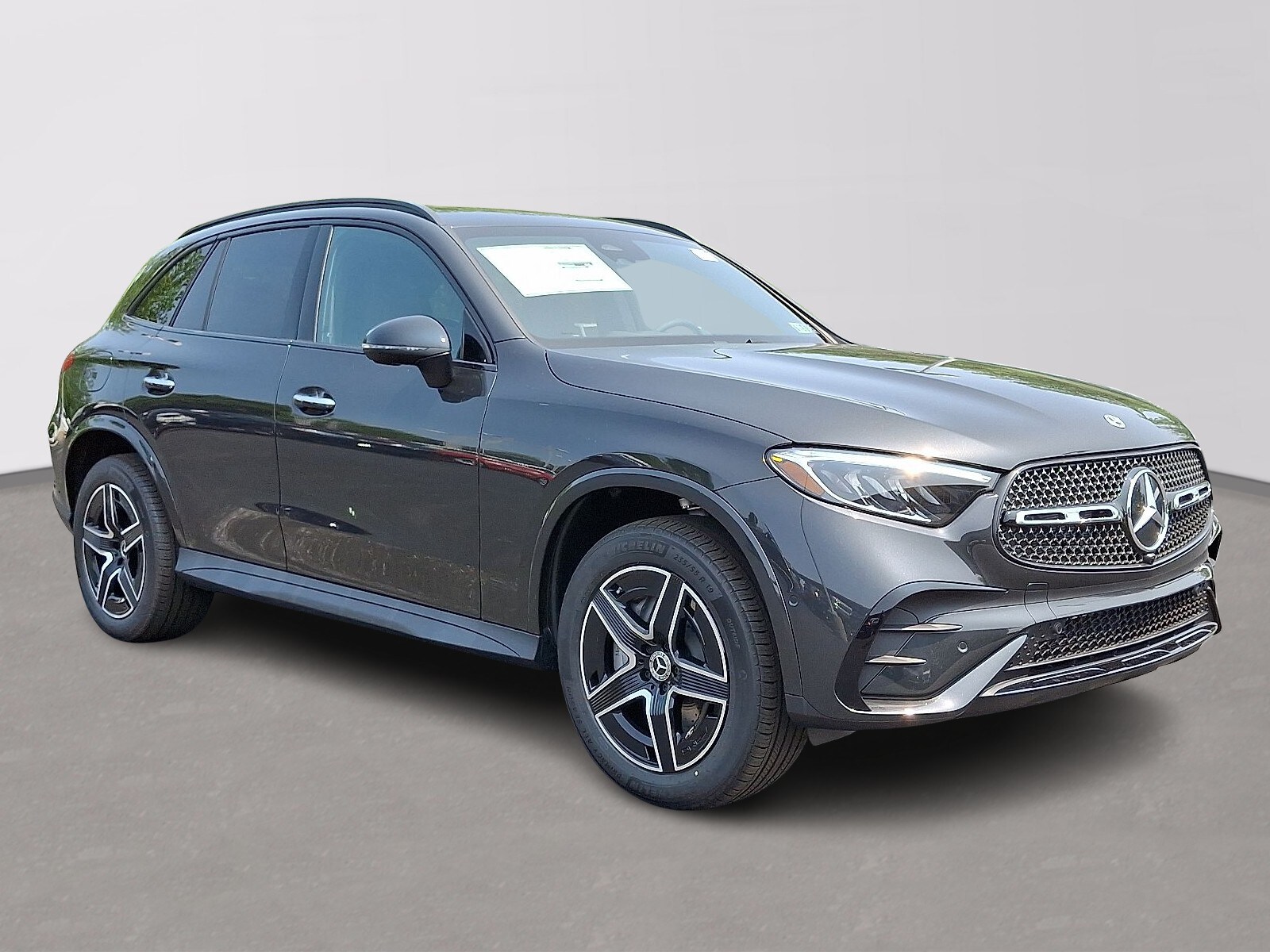 2025 Mercedes Benz GLC 300 4MATIC photo 3
