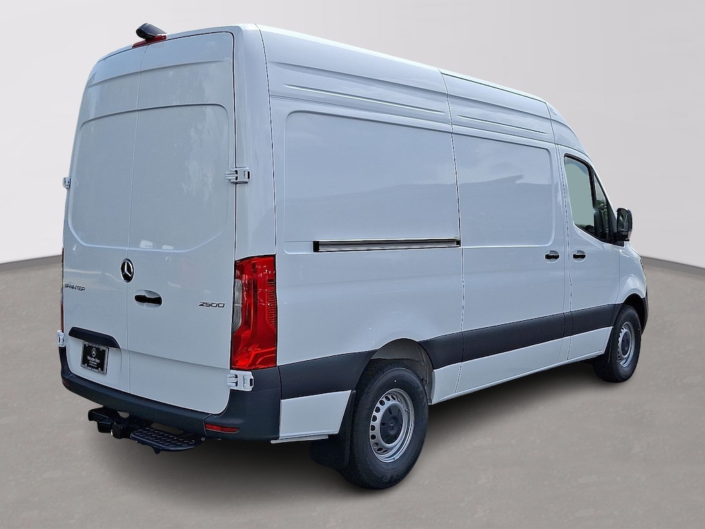 New 2025 Mercedes-Benz Sprinter 2500 Standard Roof 4-Cyl Diesel Van Cargo Van