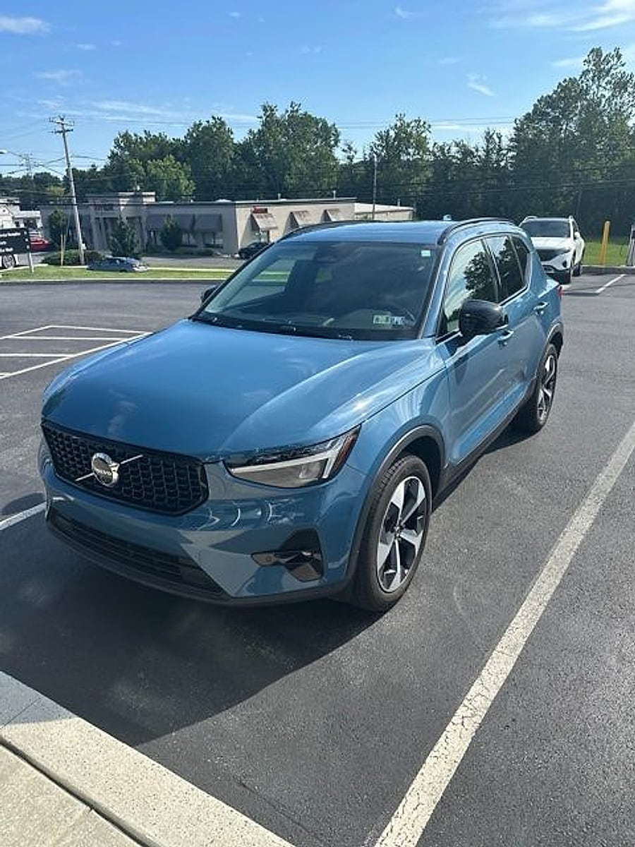 2024 Volvo XC40