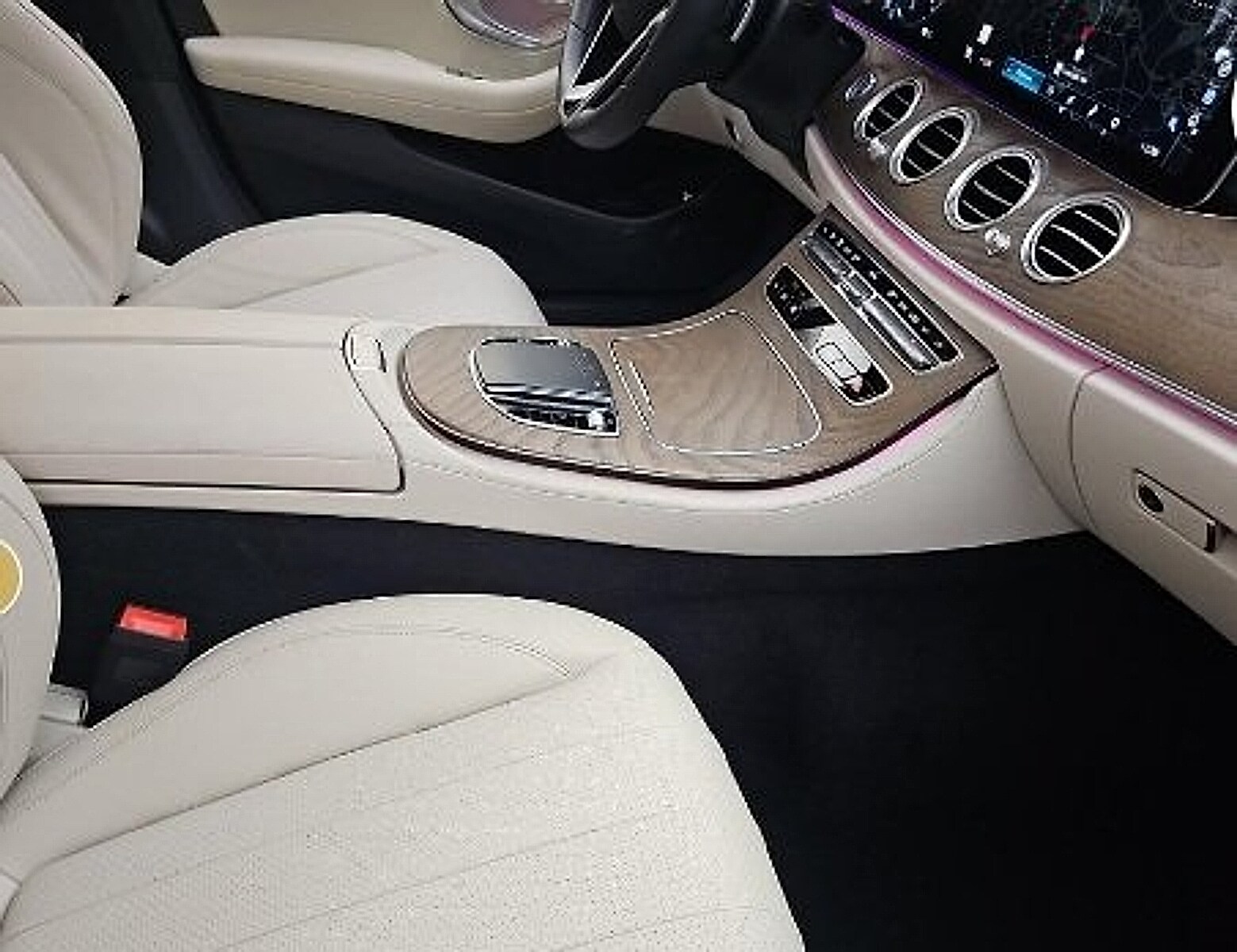 2022 Mercedes Benz E 350 4MATIC Sedan photo 3