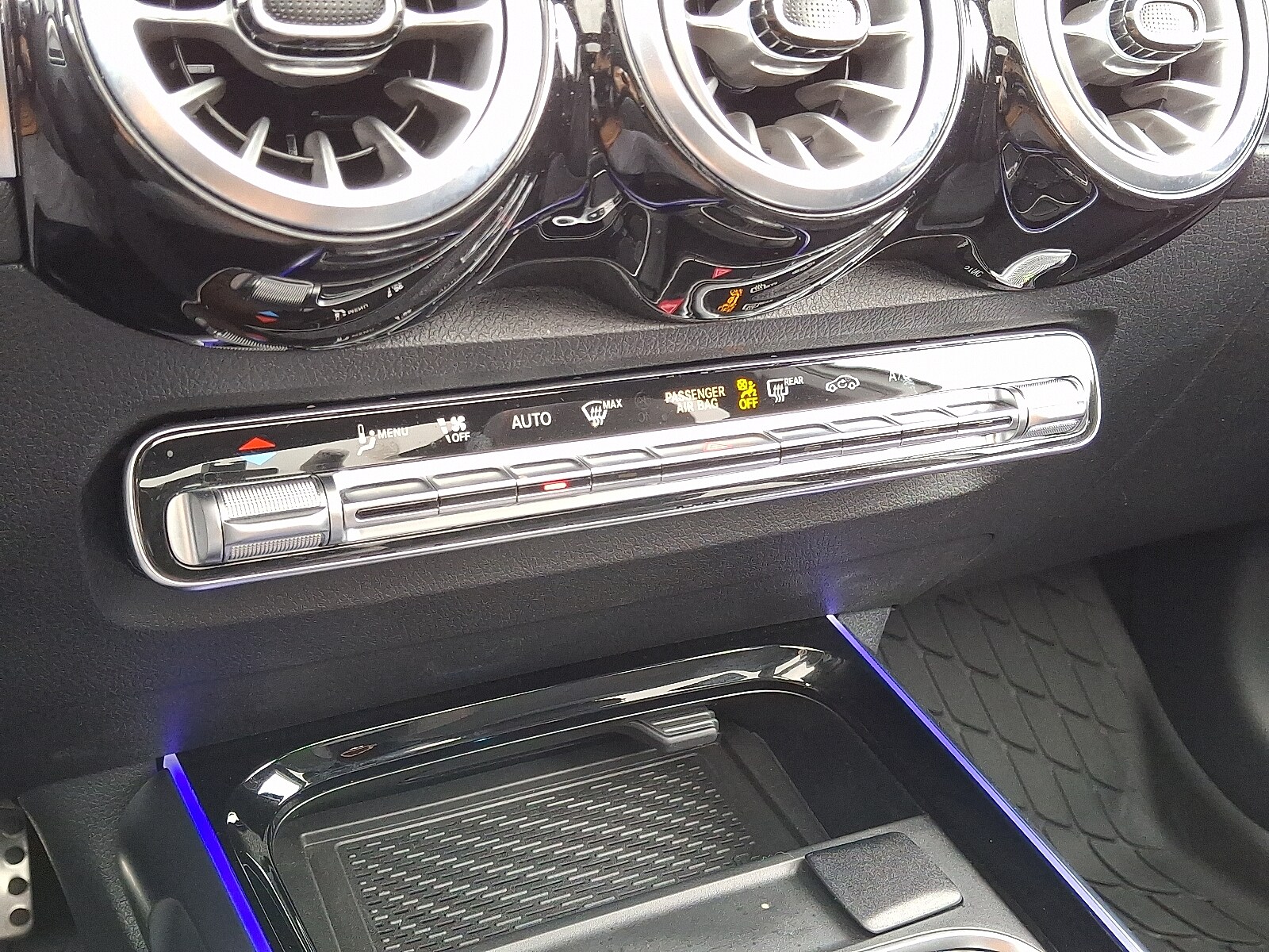 2025 Mercedes-Benz GLB Base - Photo 17