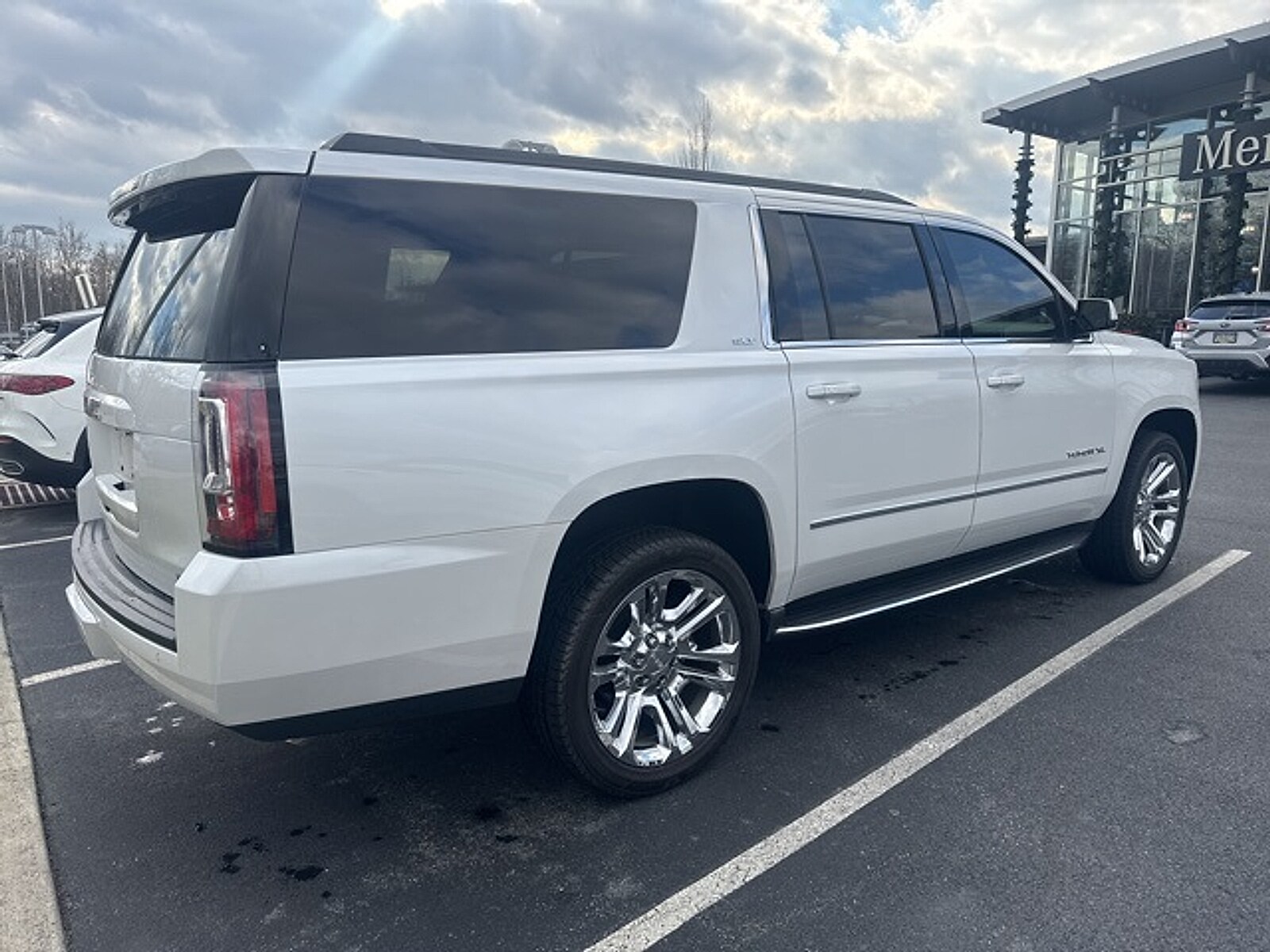 2019 Gmc Yukon XL SLT photo 3