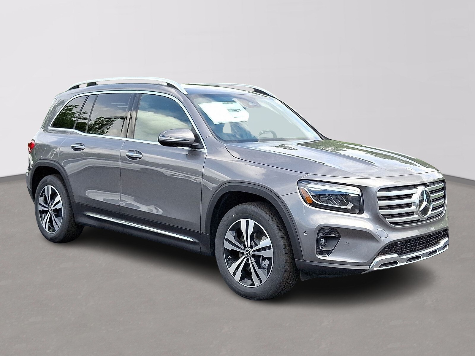 2025 Mercedes Benz GLB 250 4MATIC photo 2