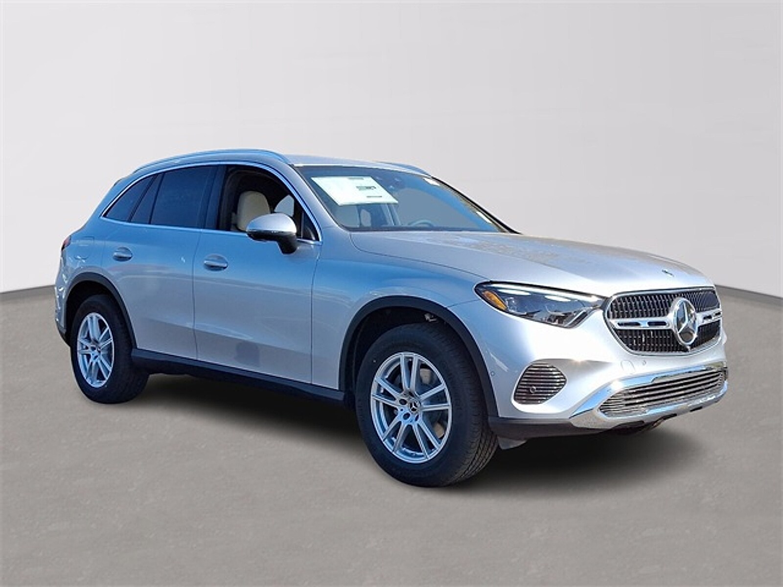 2025 Mercedes Benz GLC 300 4MATIC photo 3