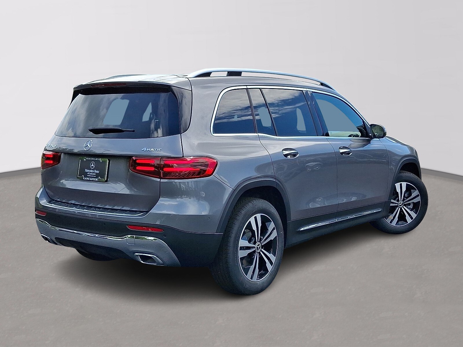 2025 Mercedes Benz GLB 250 4MATIC photo 3