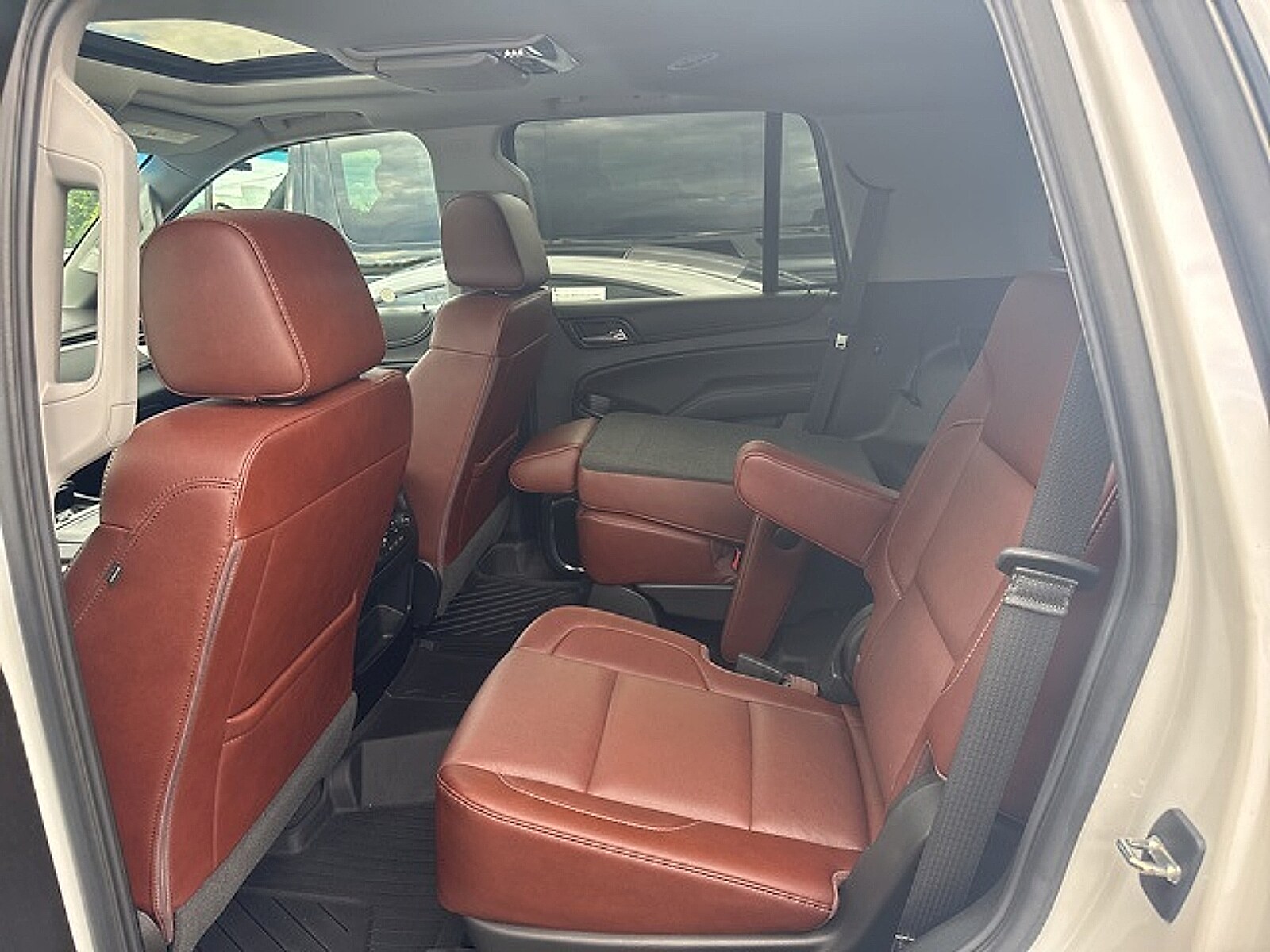 2019 Chevrolet Tahoe Premier photo 3