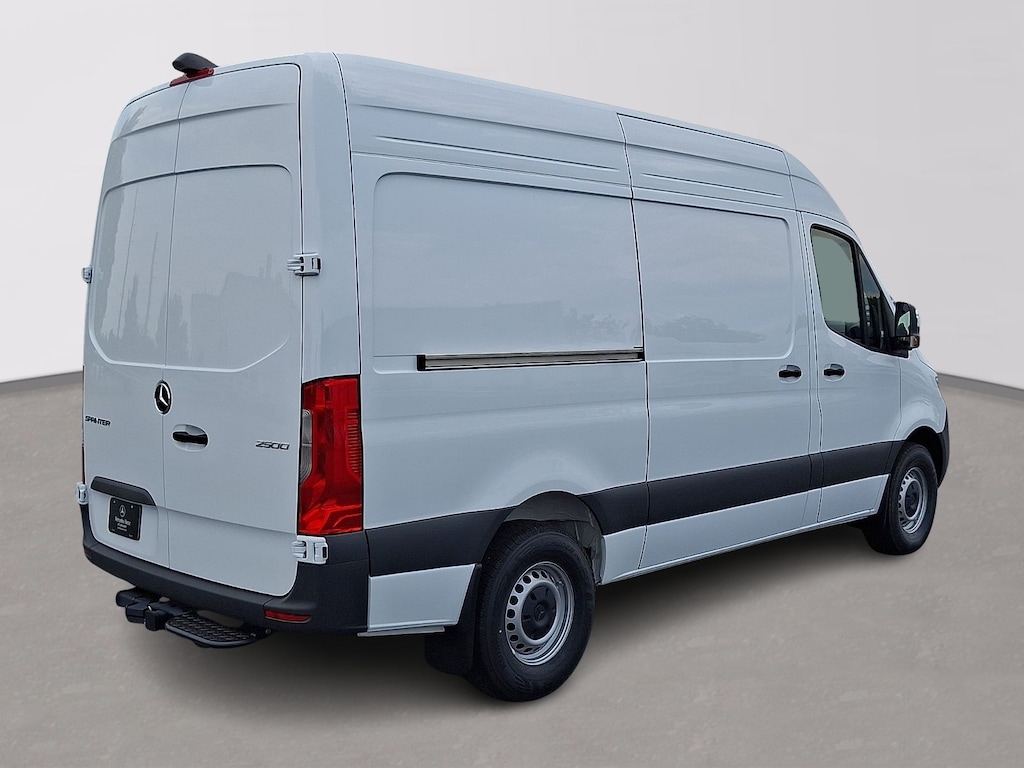 New 2026 Mercedes-Benz Sprinter 2500 Standard Roof 4-Cyl Diesel Van Crew Van
