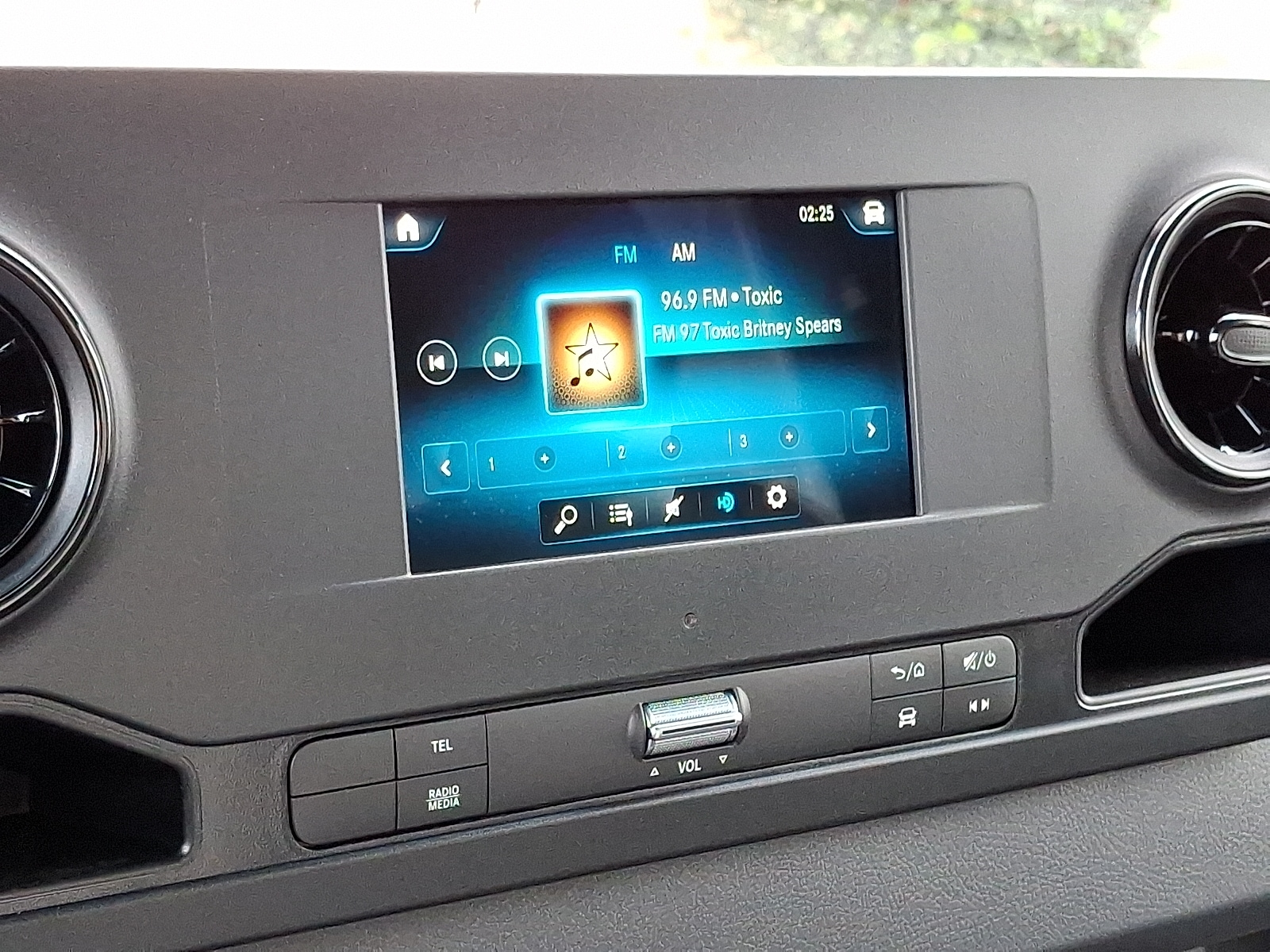 2024 Mercedes-Benz Sprinter Cab Chassis Base - Photo 17