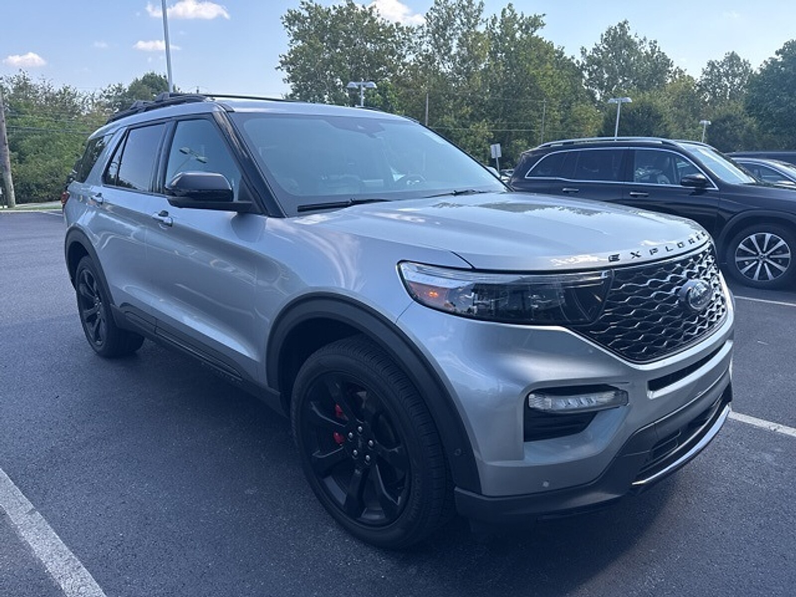 2021 Ford Explorer ST photo 3