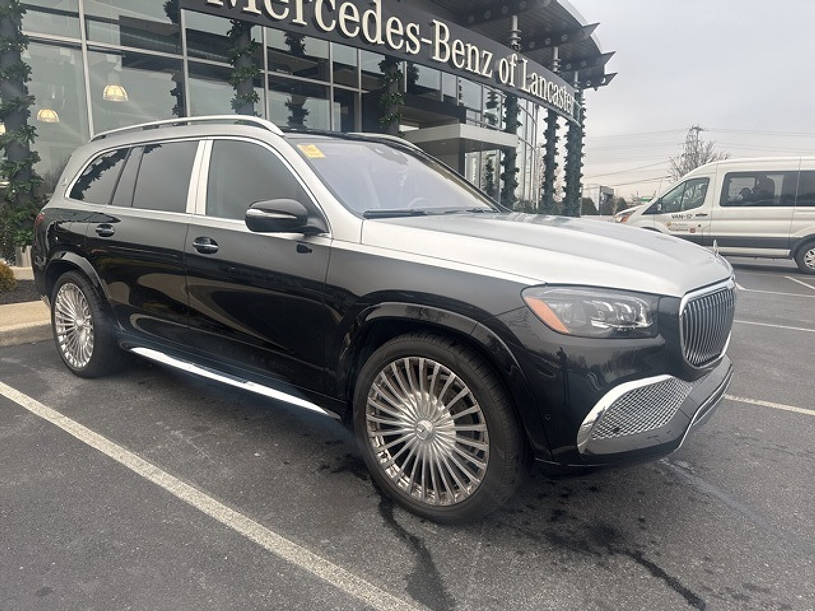 2022 Mercedes Benz GLS Maybach 600 4MATIC photo 3