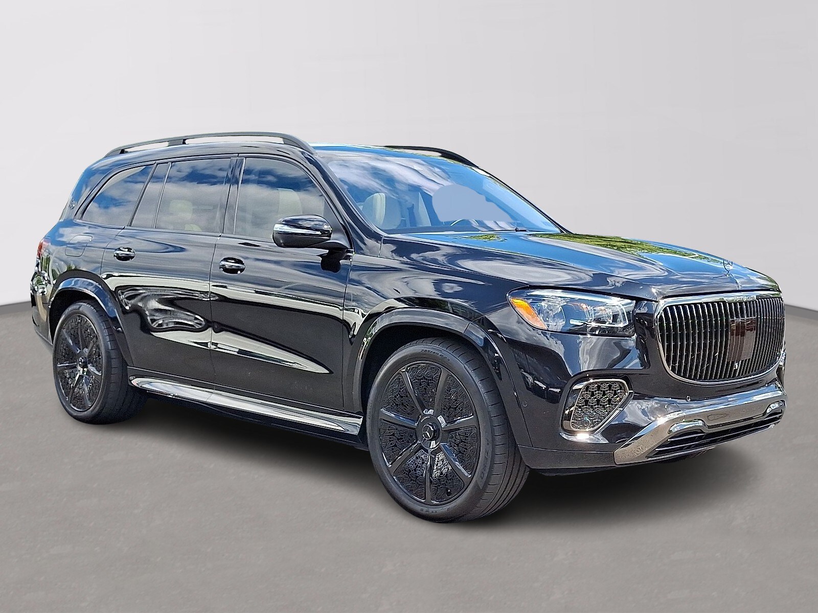 2025 Mercedes Benz GLS Maybach 600 4MATIC photo 3