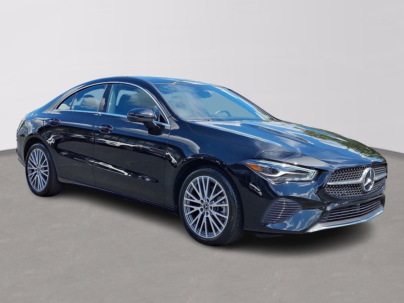 2025 Mercedes Benz CLA 250 4MATIC photo 3