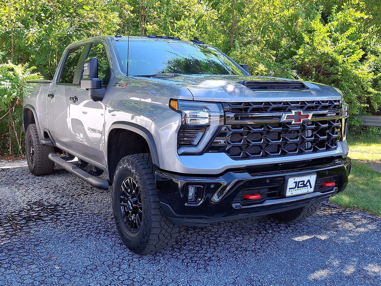 2025 Chevrolet Silverado 2500HD ZR2 photo 2