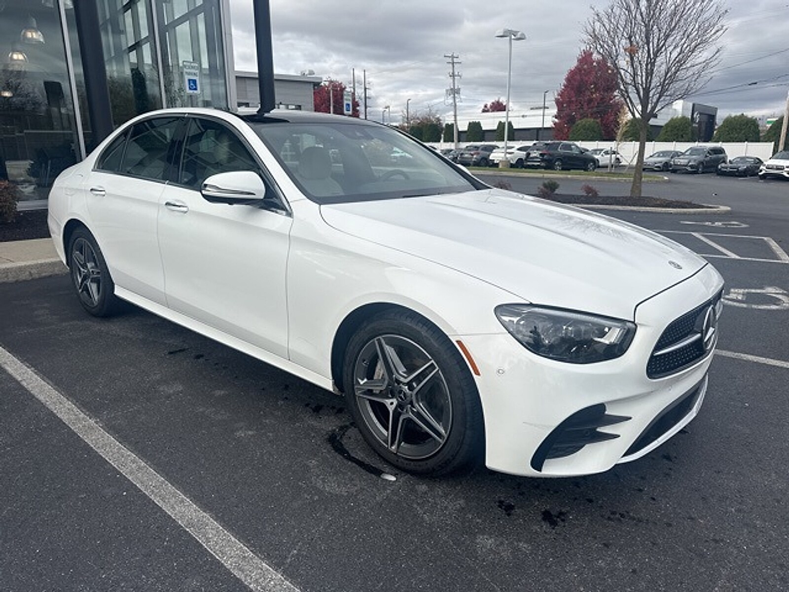 2022 Mercedes Benz E 350 4MATIC Sedan photo 4