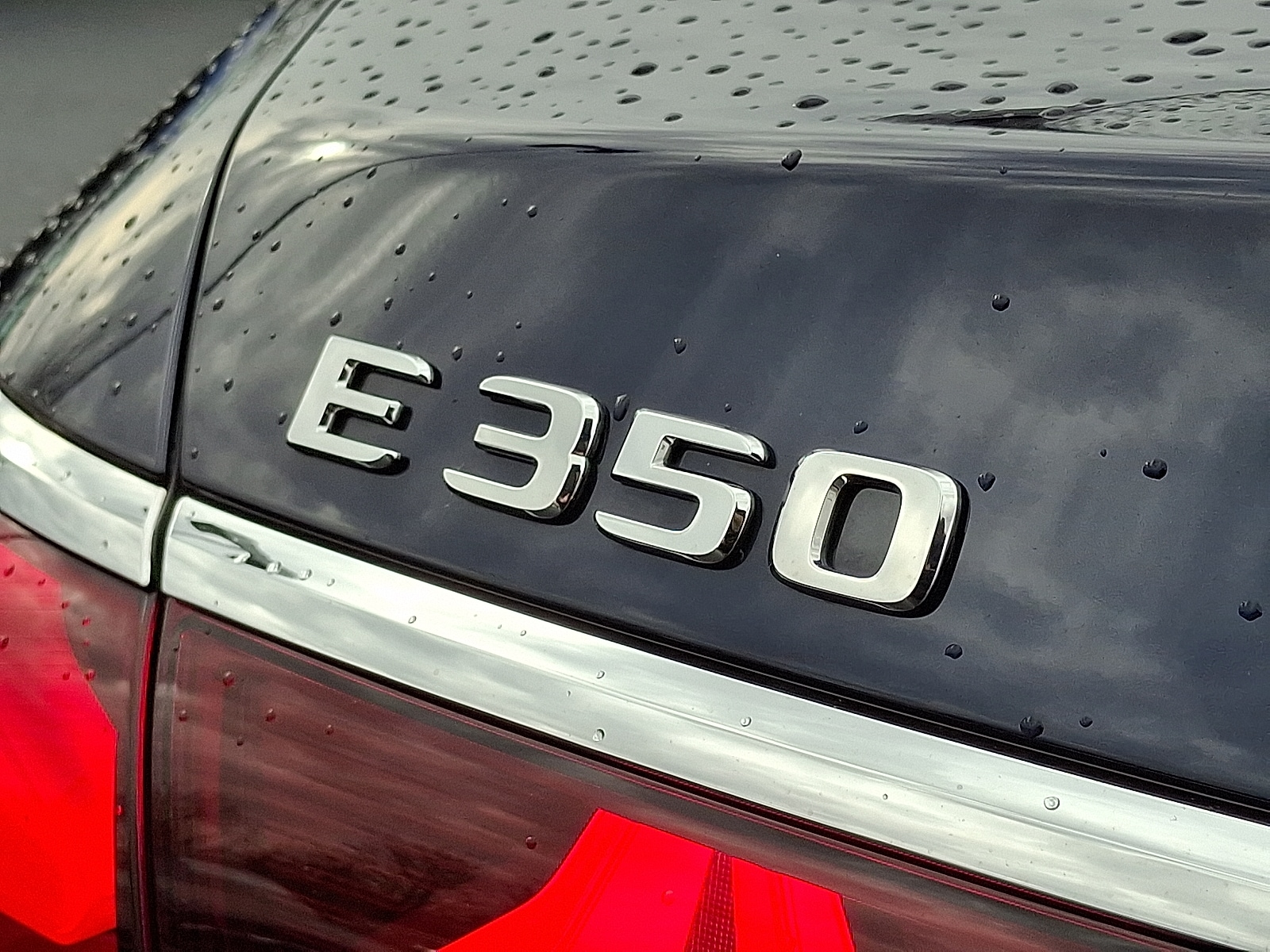 2025 Mercedes-Benz E-Class E350 - Photo 30