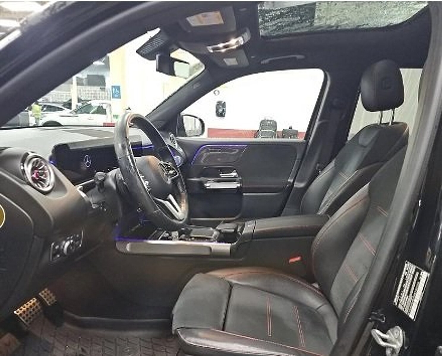 2022 Mercedes Benz GLB 250 4MATIC photo 2