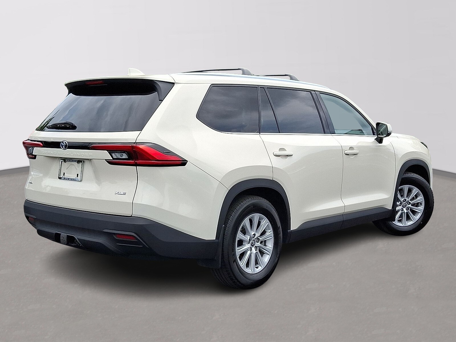 2024 Toyota Grand Highlander XLE photo 3