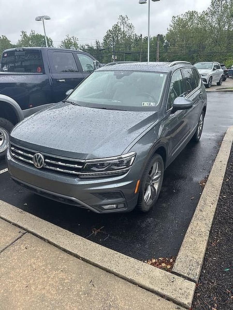 2018 Volkswagen Tiguan 2.0T SEL Premium 4Motion's photo