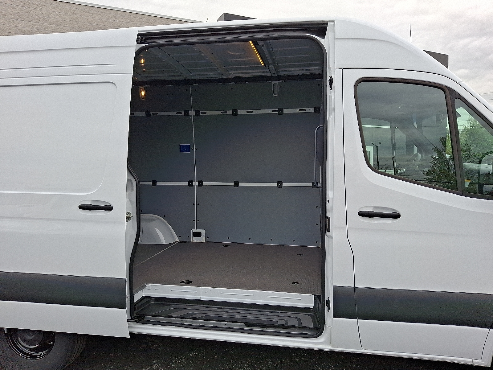 2025 Mercedes-Benz Sprinter Cargo Van Base - Photo 8