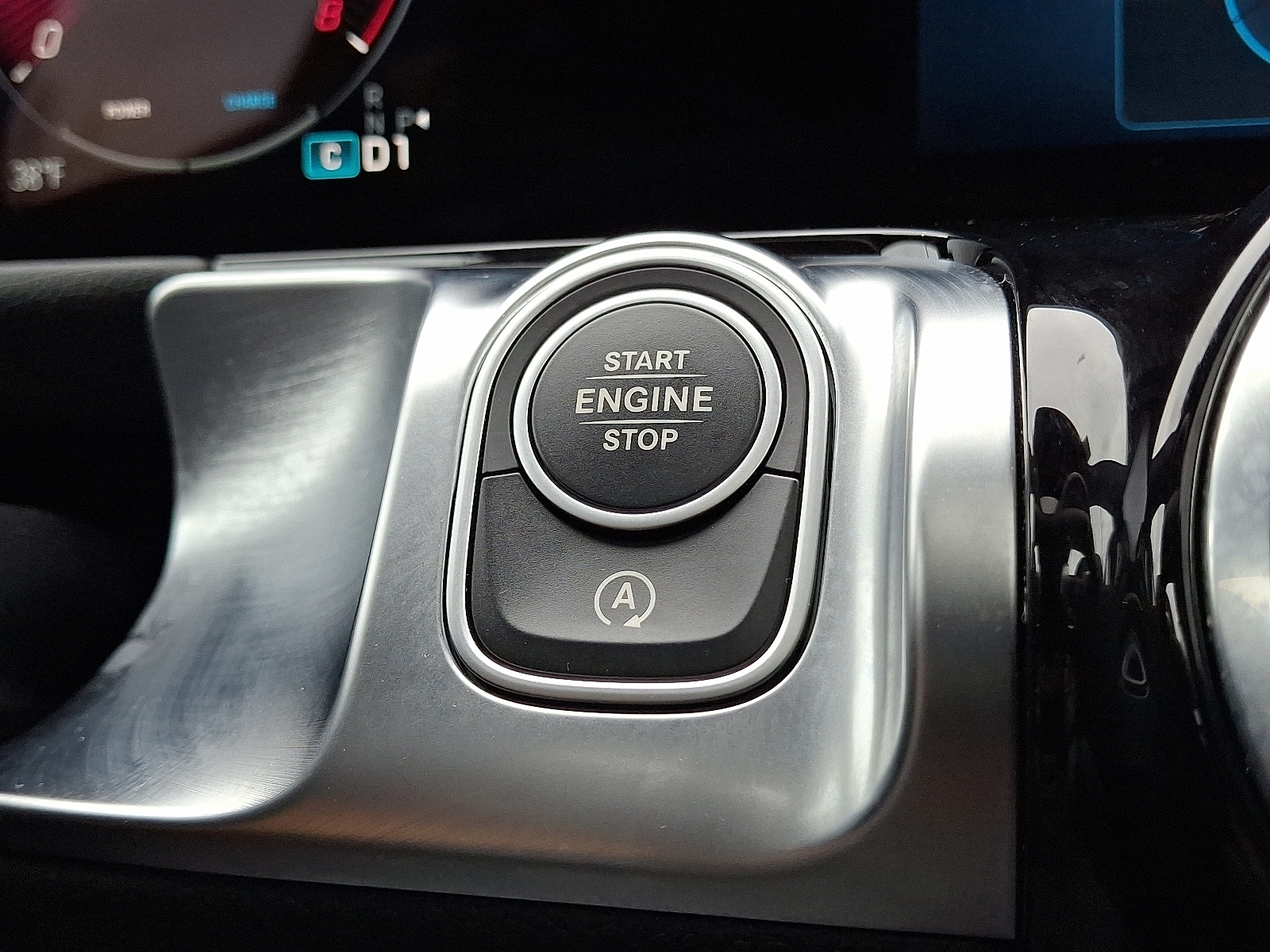 2025 Mercedes-Benz GLB Base - Photo 25