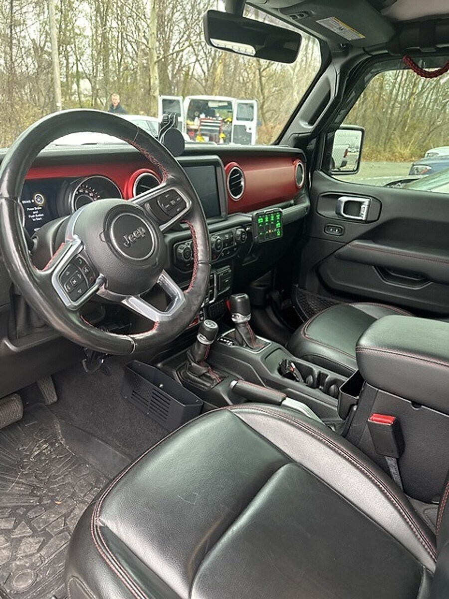 2021 Jeep Gladiator Rubicon photo 3