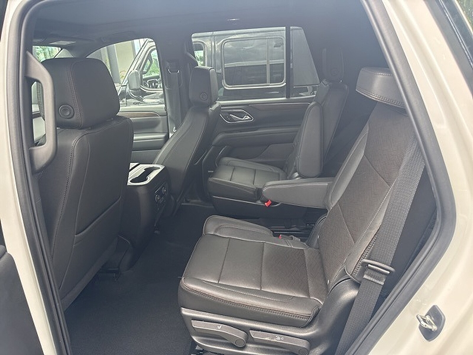 2023 Chevrolet Tahoe High Country photo 3