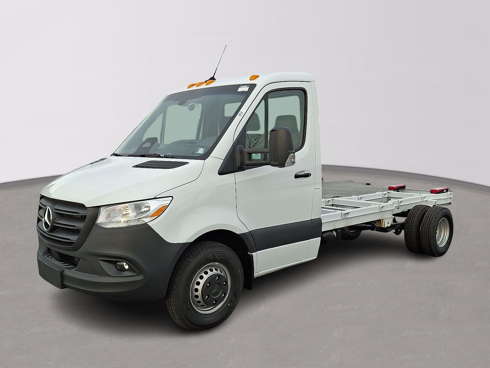 2026 Mercedes-Benz Sprinter Sprinter 4500 Chassis 4-Cyl Diesel HO Sedan's photo