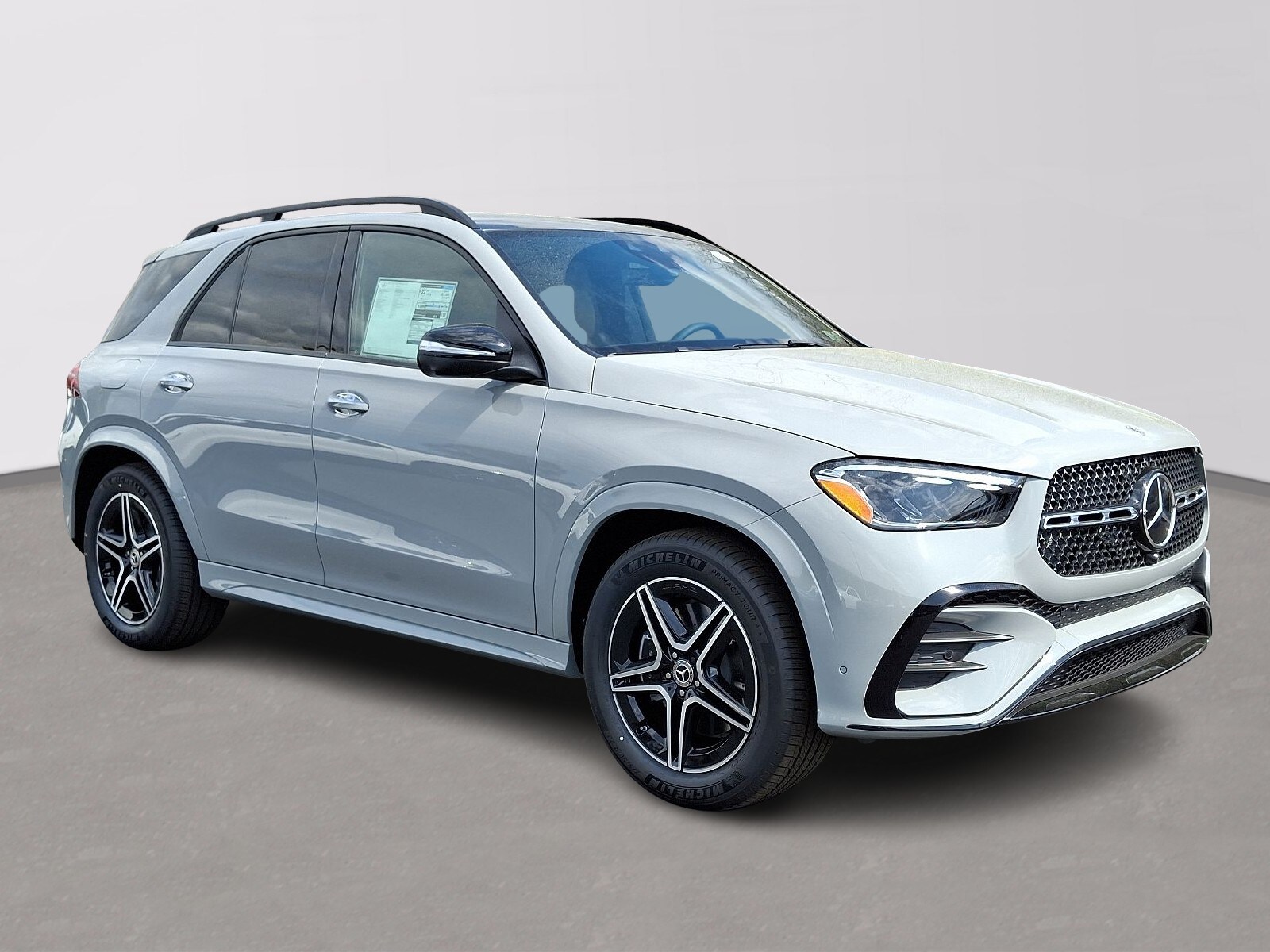 2025 Mercedes Benz GLE 350 4MATIC photo 3