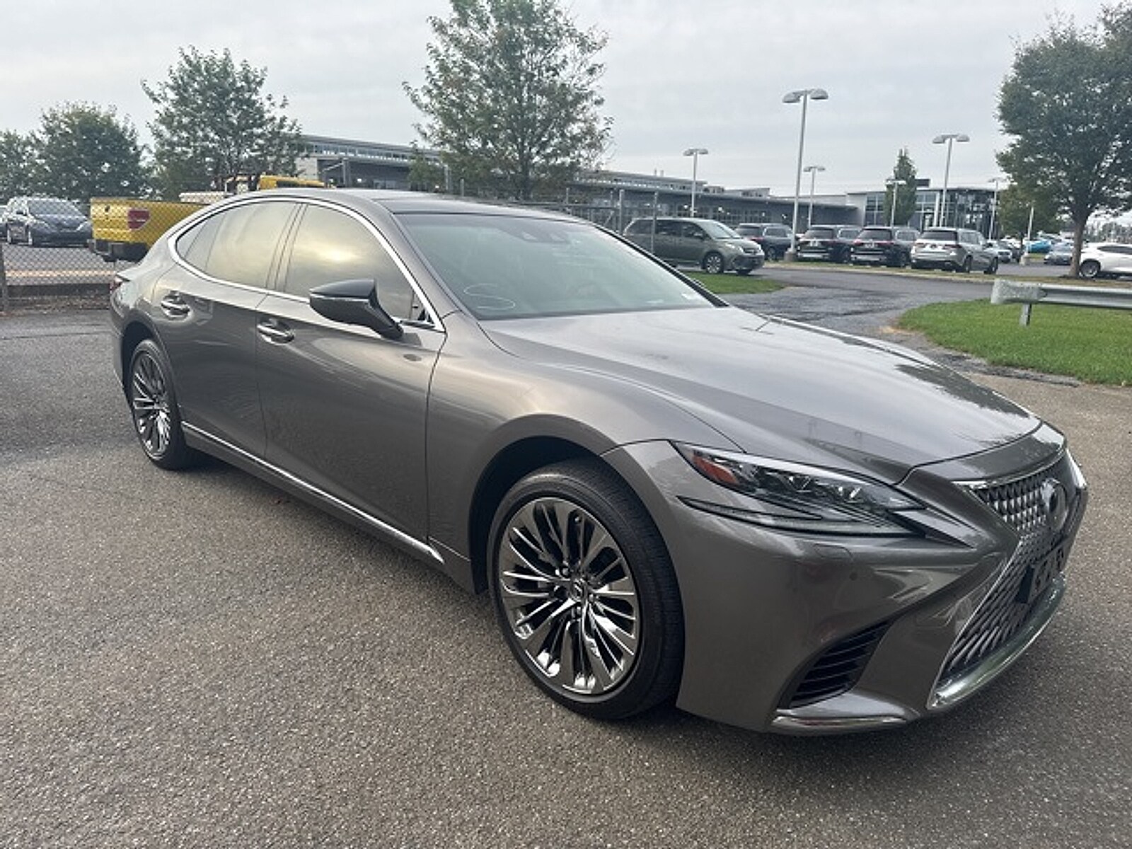 2019 Lexus LS 500 Luxury photo 3