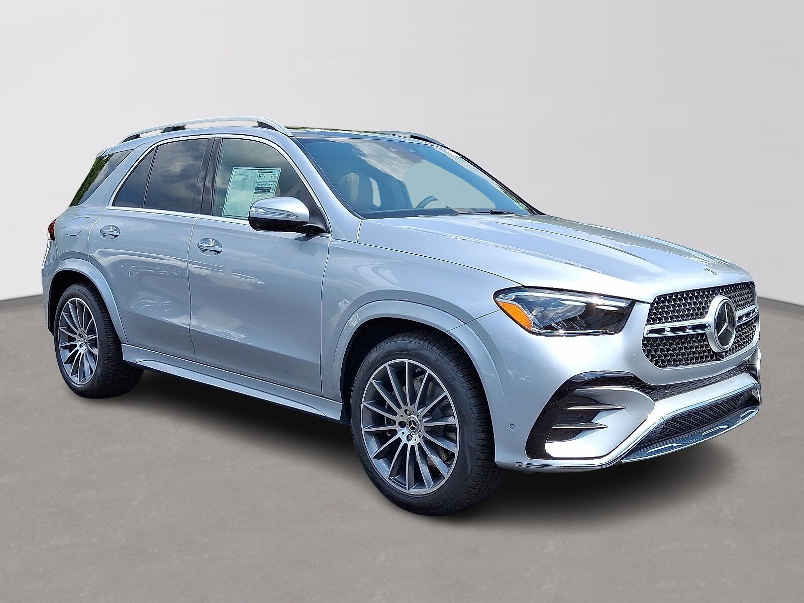 2025 Mercedes Benz GLE 350 4MATIC photo 3