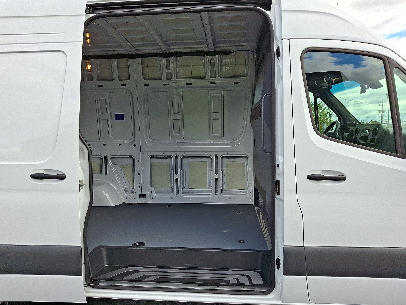2025 Mercedes-Benz Sprinter Cargo Van Base - Photo 8