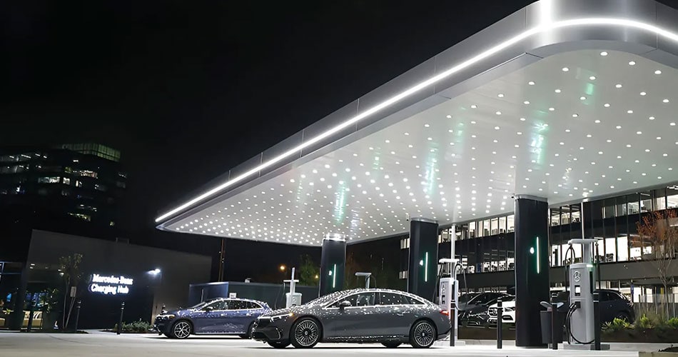 mercedes-benz-electric-charging.jpg