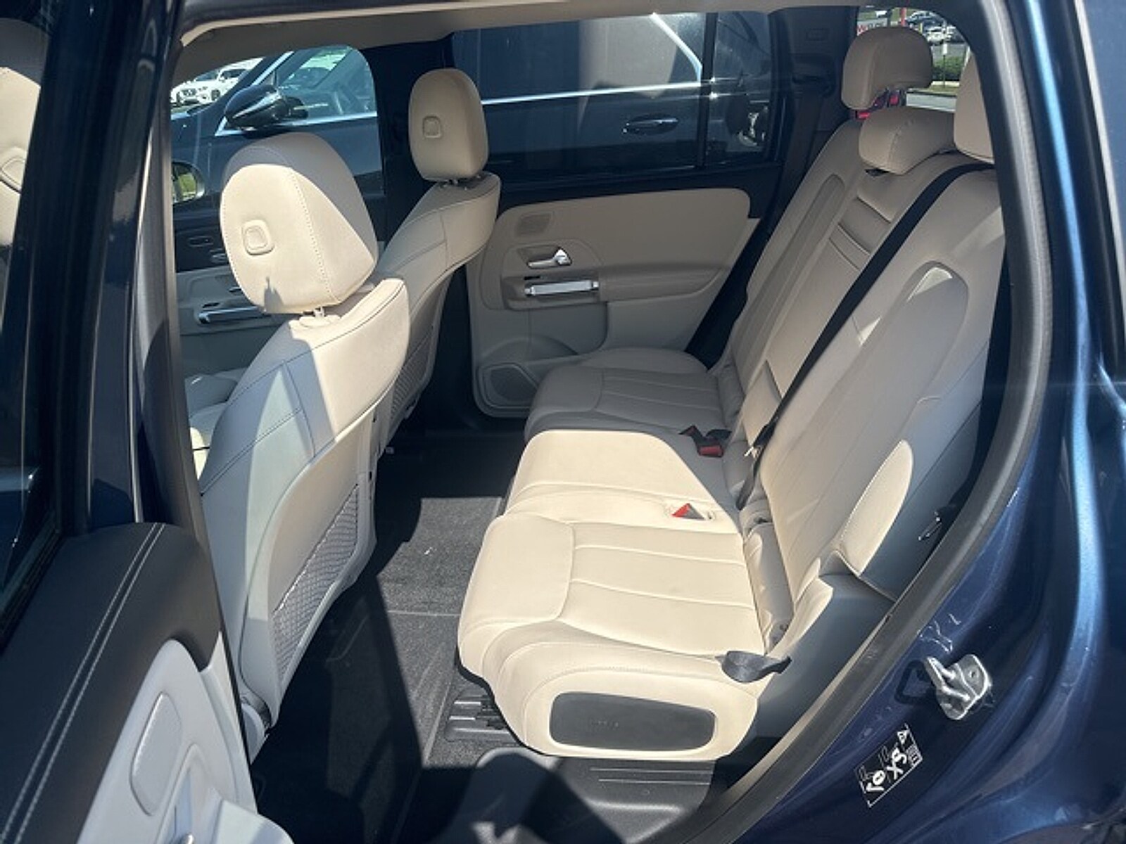 2023 Mercedes Benz EQB 300 4MATIC photo 4