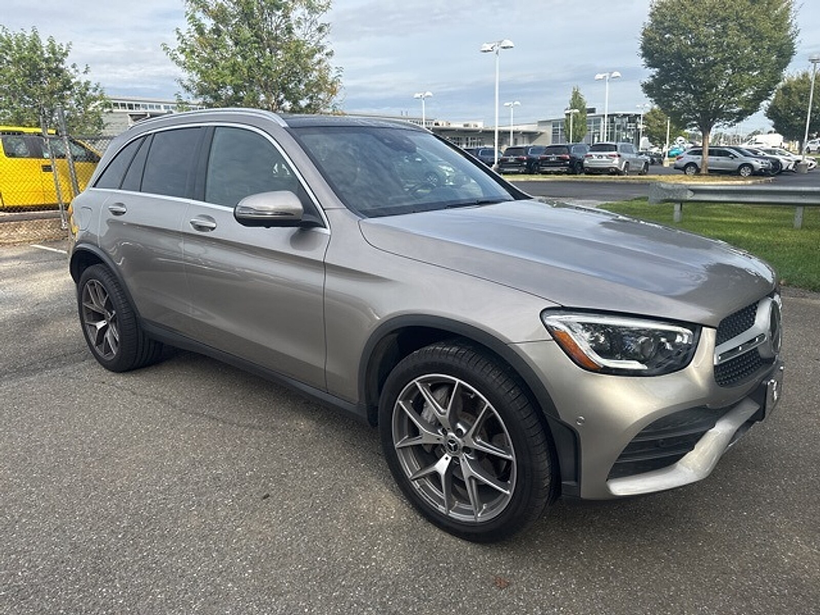 2020 Mercedes Benz GLC 300 4MATIC photo 4