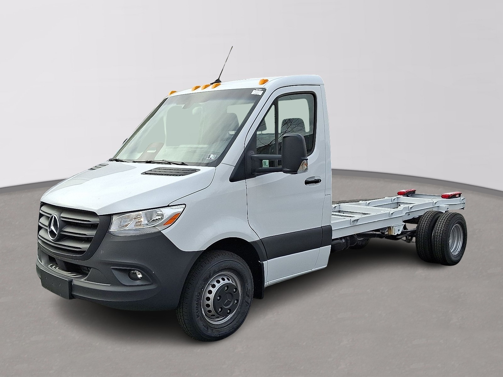 2025 Mercedes-Benz Sprinter Cab Chassis Base's photo