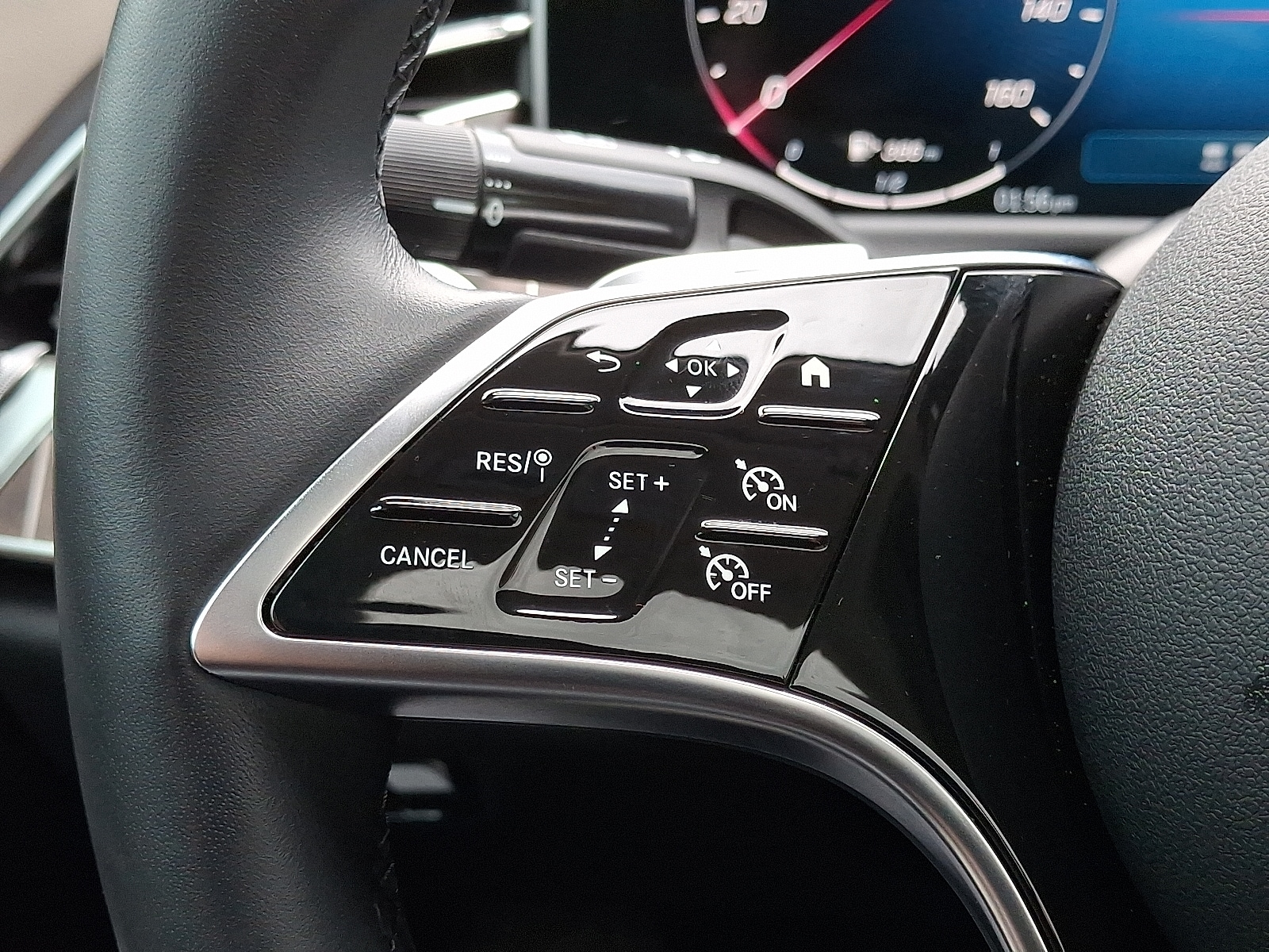 2025 Mercedes-Benz E-Class E350 - Photo 21