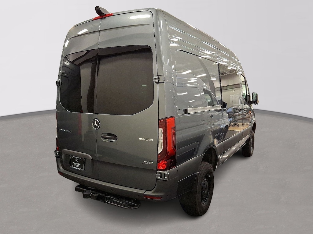 New 2025 Mercedes-Benz Sprinter 2500 Standard Roof 4-Cyl Diesel HO Van Crew Van