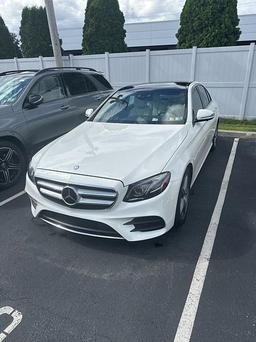 2017 Mercedes-Benz E-Class E300 4MATIC's photo