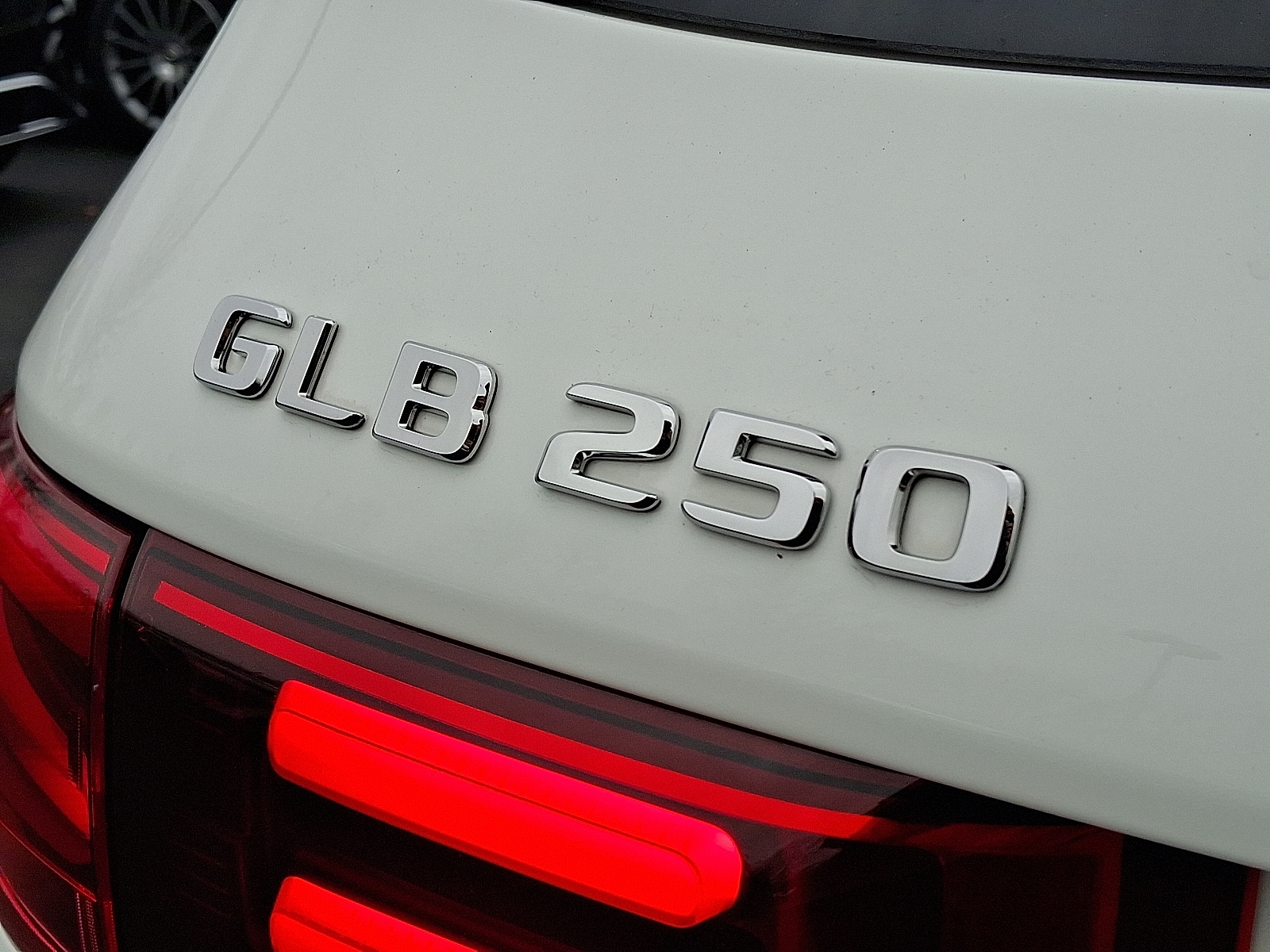 2025 Mercedes-Benz GLB Base - Photo 31