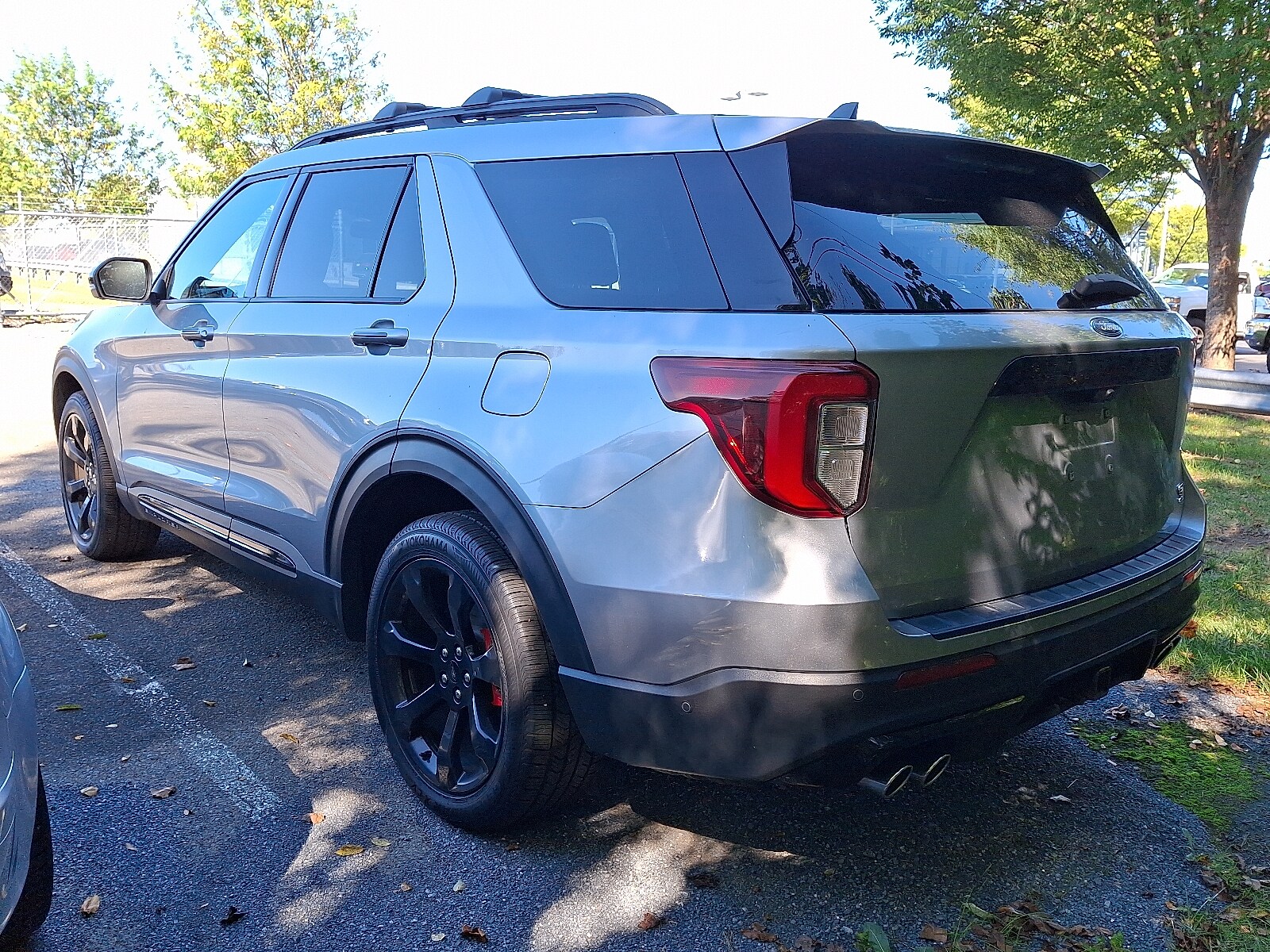 2021 Ford Explorer ST photo 4