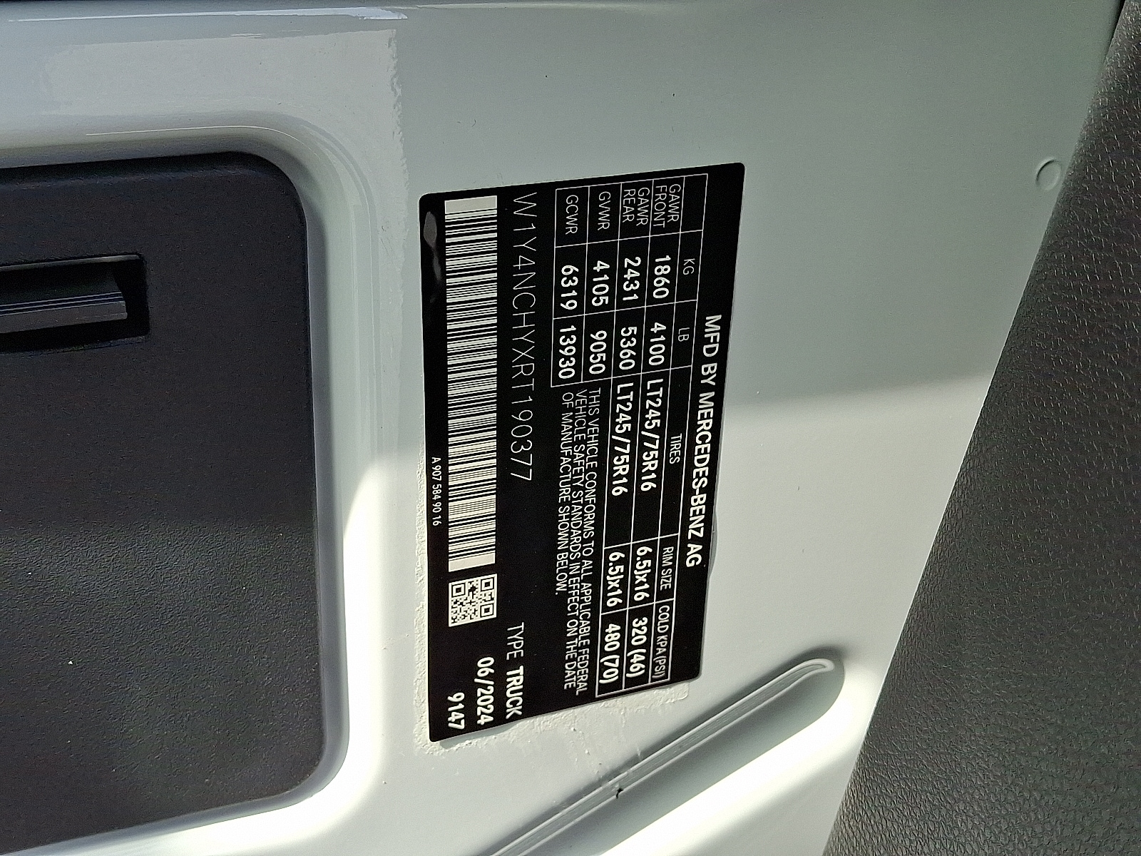 2024 Mercedes-Benz Sprinter Cargo Van Base - Photo 27