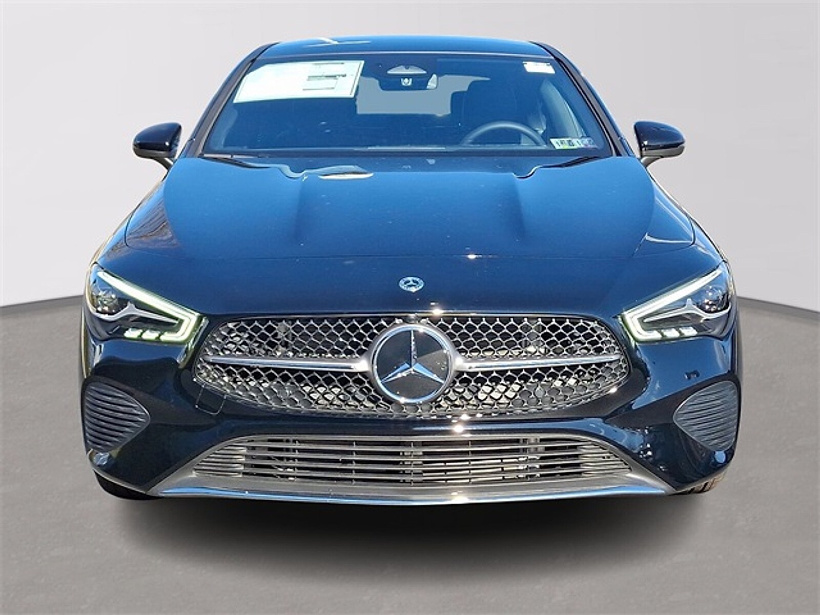 2025 Mercedes Benz CLA 250 4MATIC photo 2