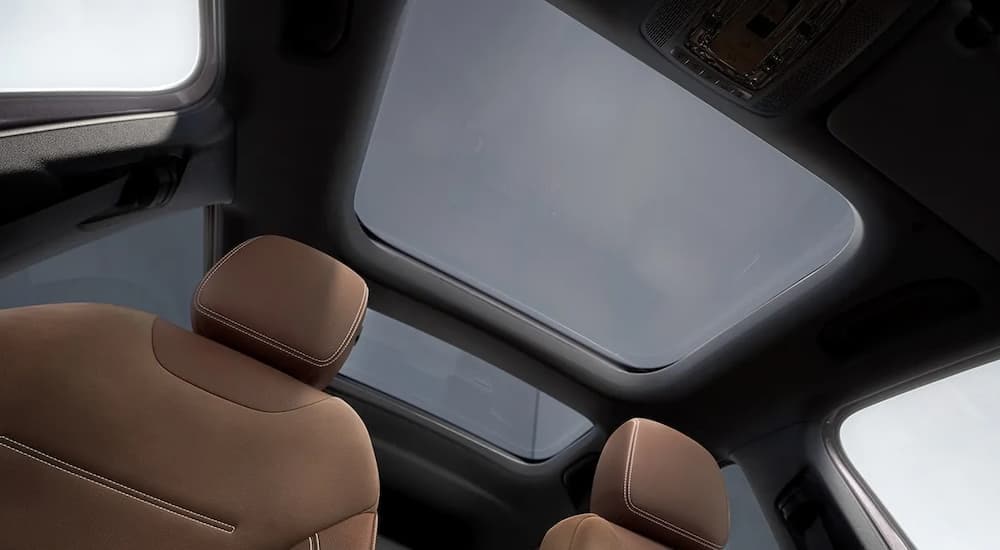 The moonroof in a 2024 Mercedes-Benz GLB.