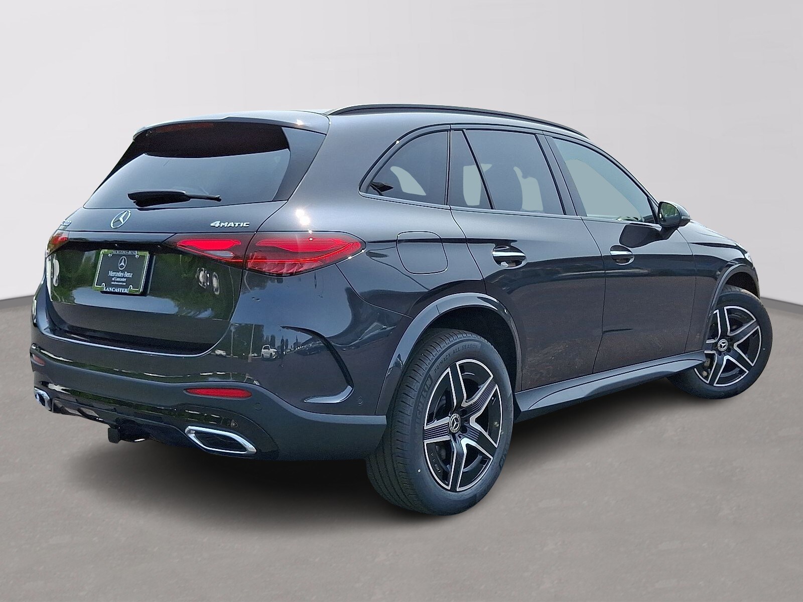 2025 Mercedes Benz GLC 300 4MATIC photo 2