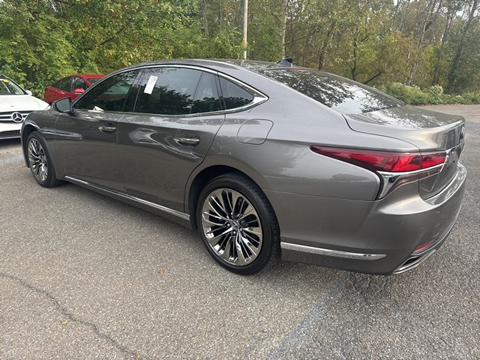 2019 Lexus LS 500 Luxury photo 2