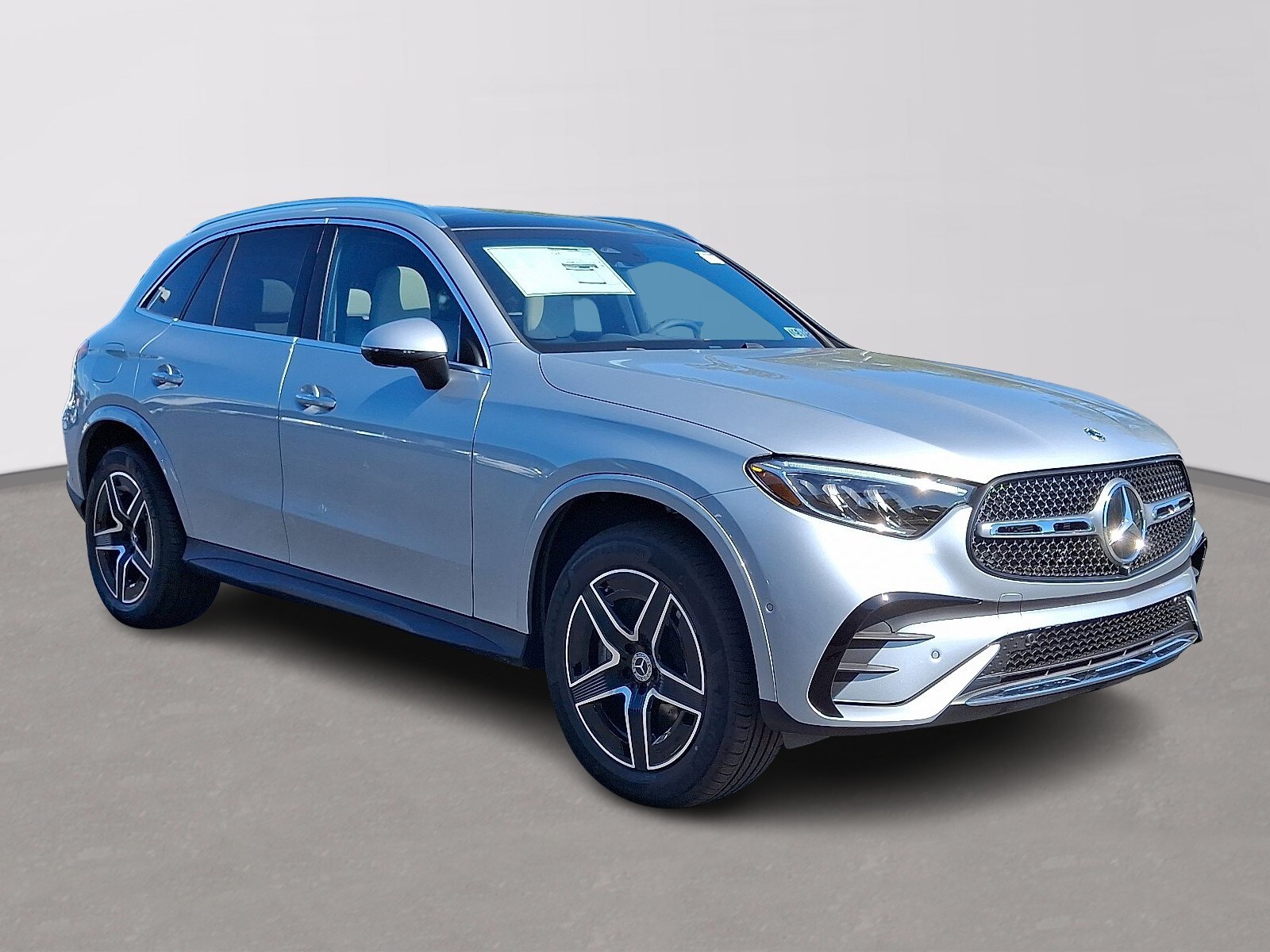 2026 Mercedes Benz GLC 300 4MATIC photo 3