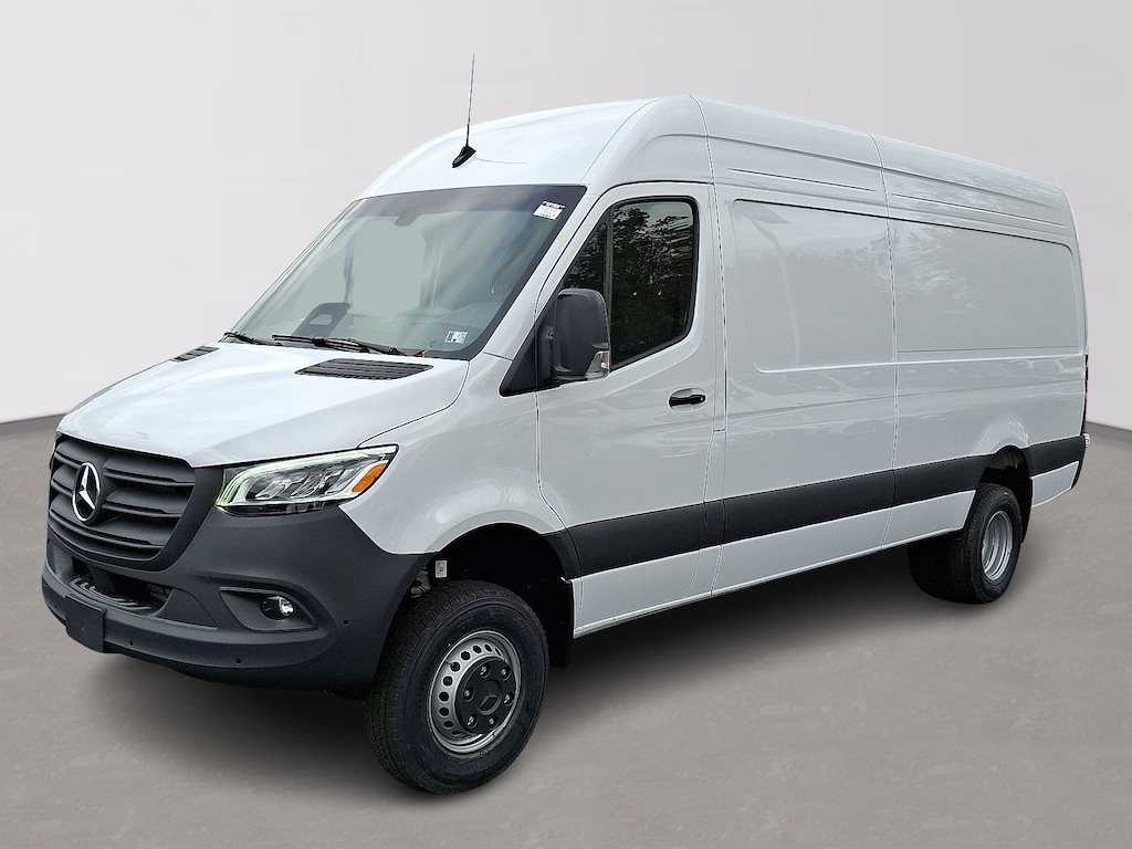 New 2026 Mercedes-Benz Sprinter Cargo Van High Roof 4-Cyl Diesel HO