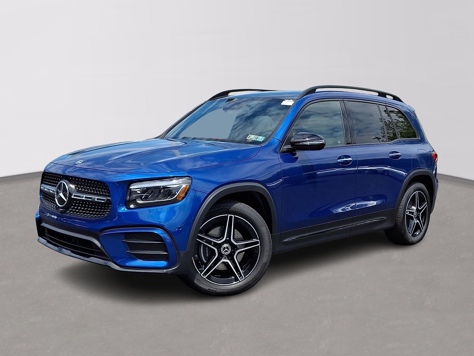 2026 Mercedes-Benz GLB GLB 250 4MATIC's photo