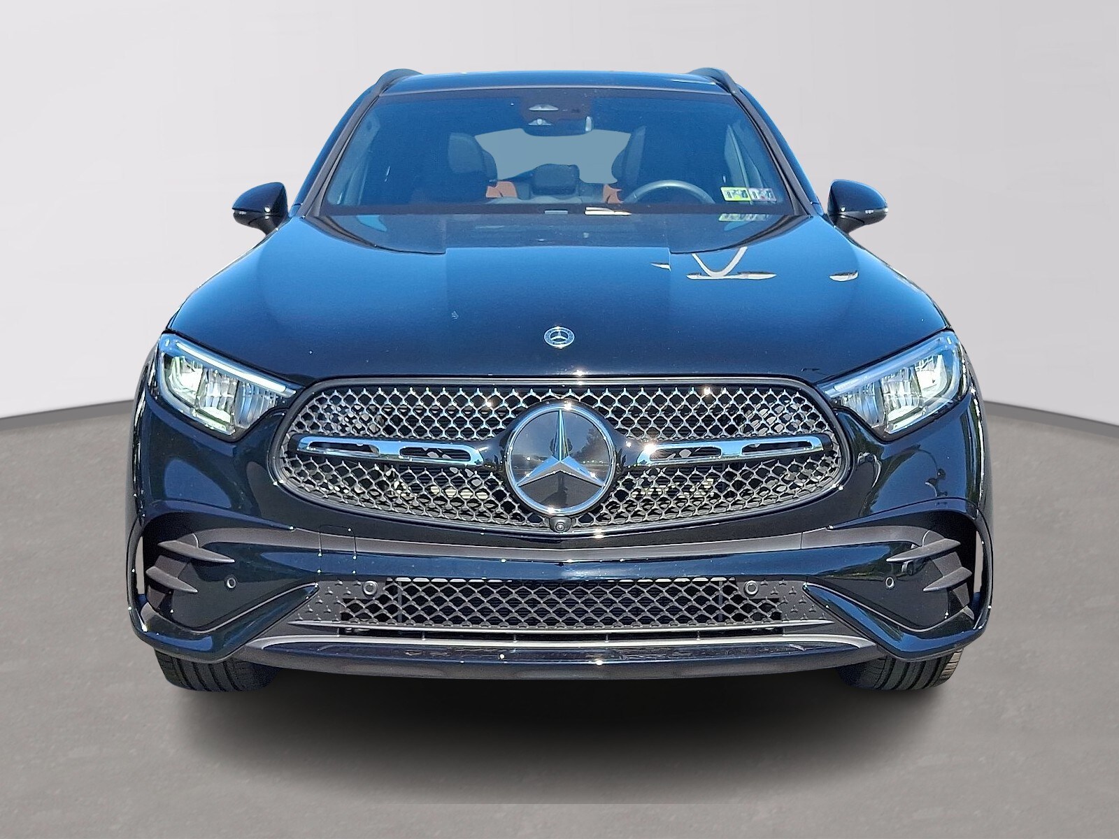 2025 Mercedes Benz GLC 300 4MATIC photo 2