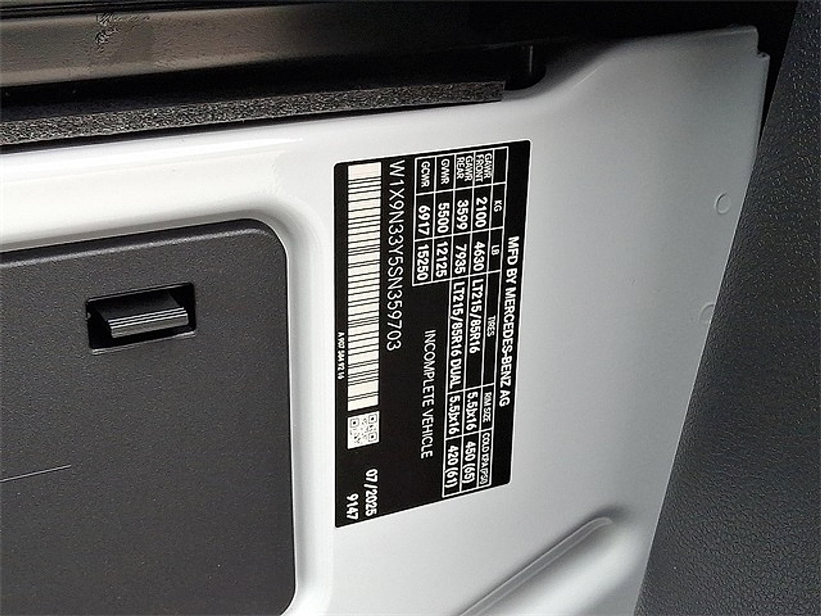 2025 Mercedes-Benz Sprinter Cab Chassis Base - Photo 14
